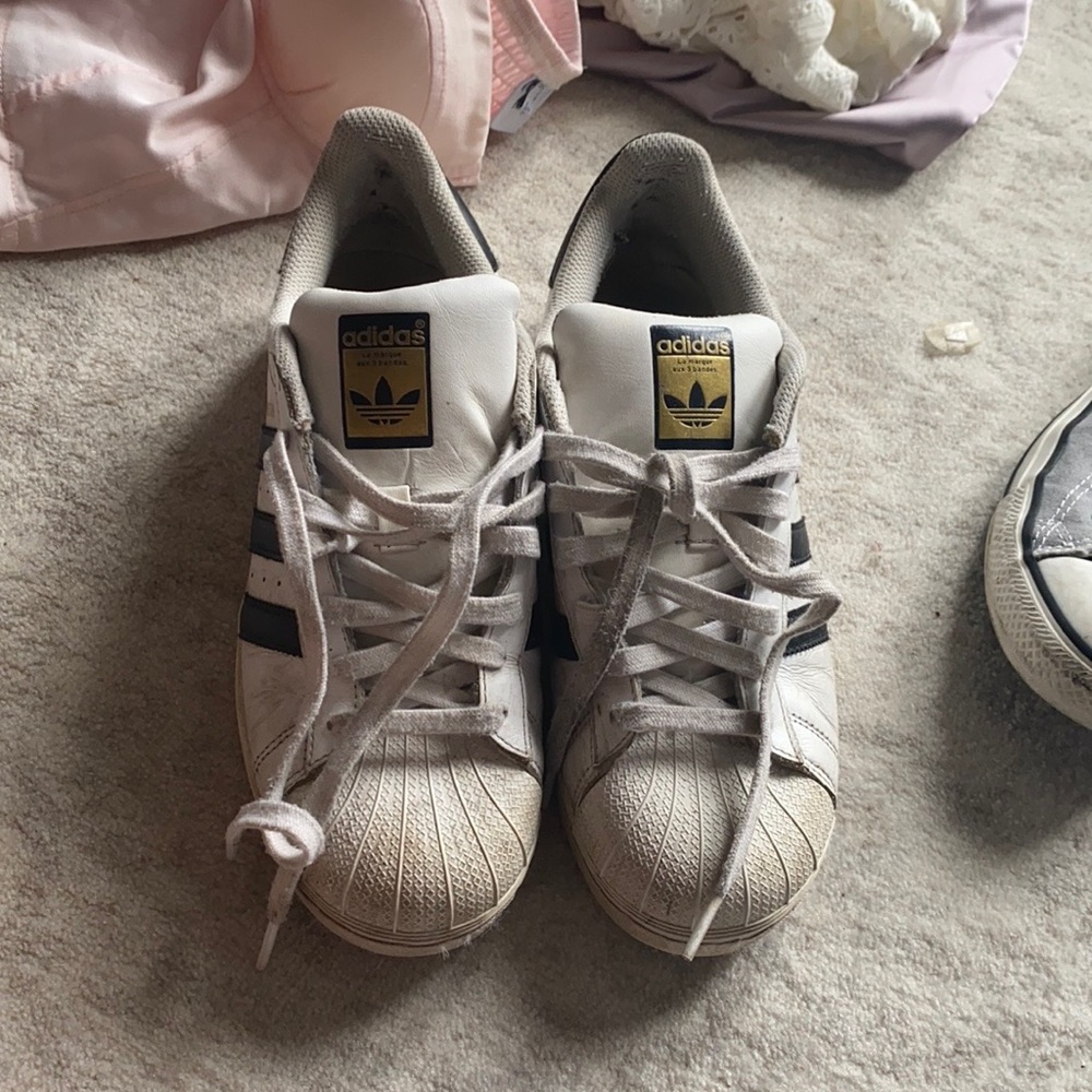Adidas superstars